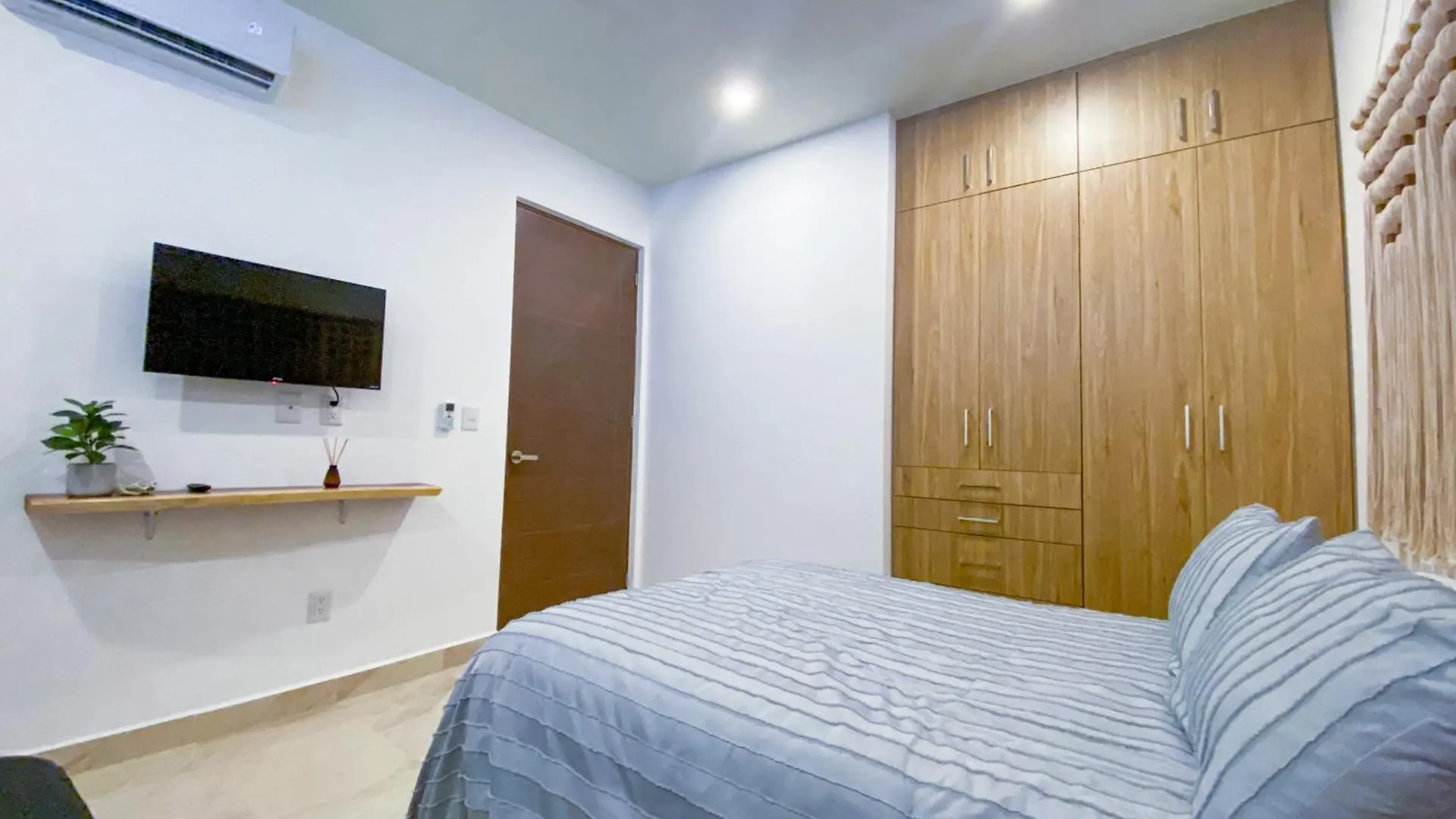 Sunny 3Br Condo With Pool, Gym, Tennis, Spa, Parking Playa del Carmen