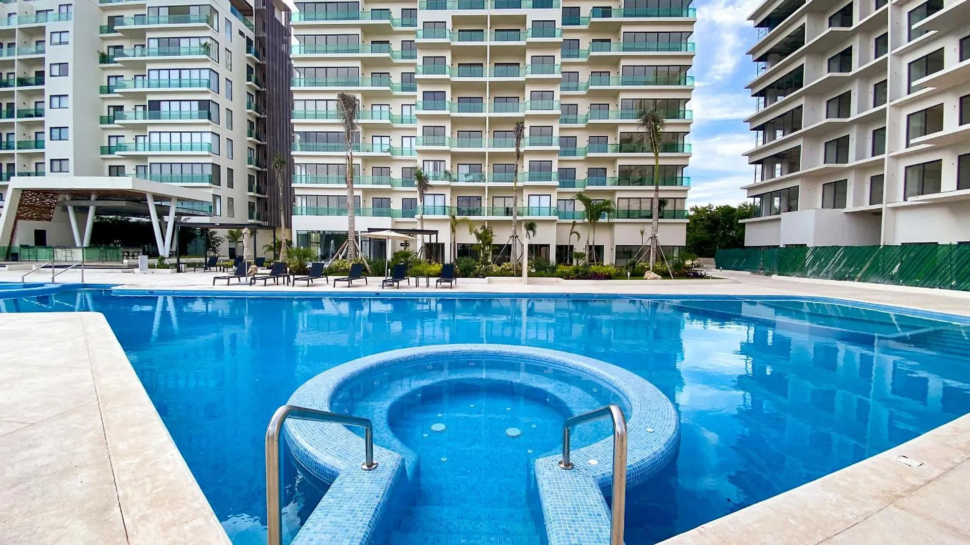 Apartamento Sunny 3Br Condo With Pool, Gym, Tennis, Spa, Parking Playa del Carmen México